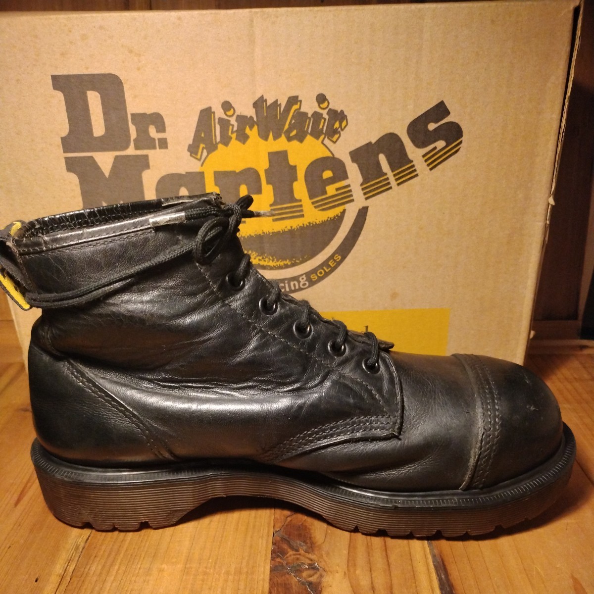 貴重 入手困難 英国製 箱付 ドクターマーチン Dr.Martens 6 貴重 入手困難 英国製 箱付 ドクターマーチン Dr.Martens 6