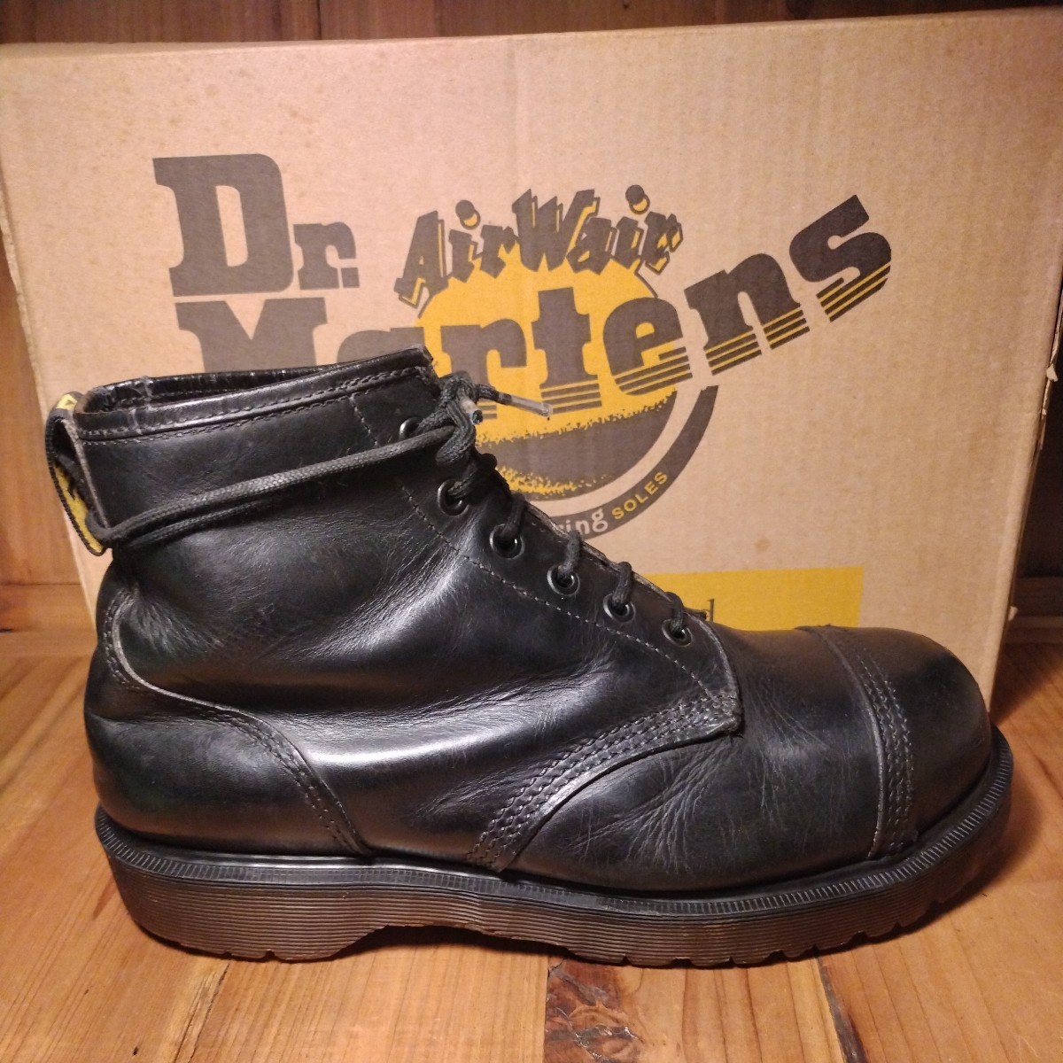 貴重 入手困難 英国製 箱付 ドクターマーチン Dr.Martens 6 貴重 入手困難 英国製 箱付 ドクターマーチン Dr.Martens 6