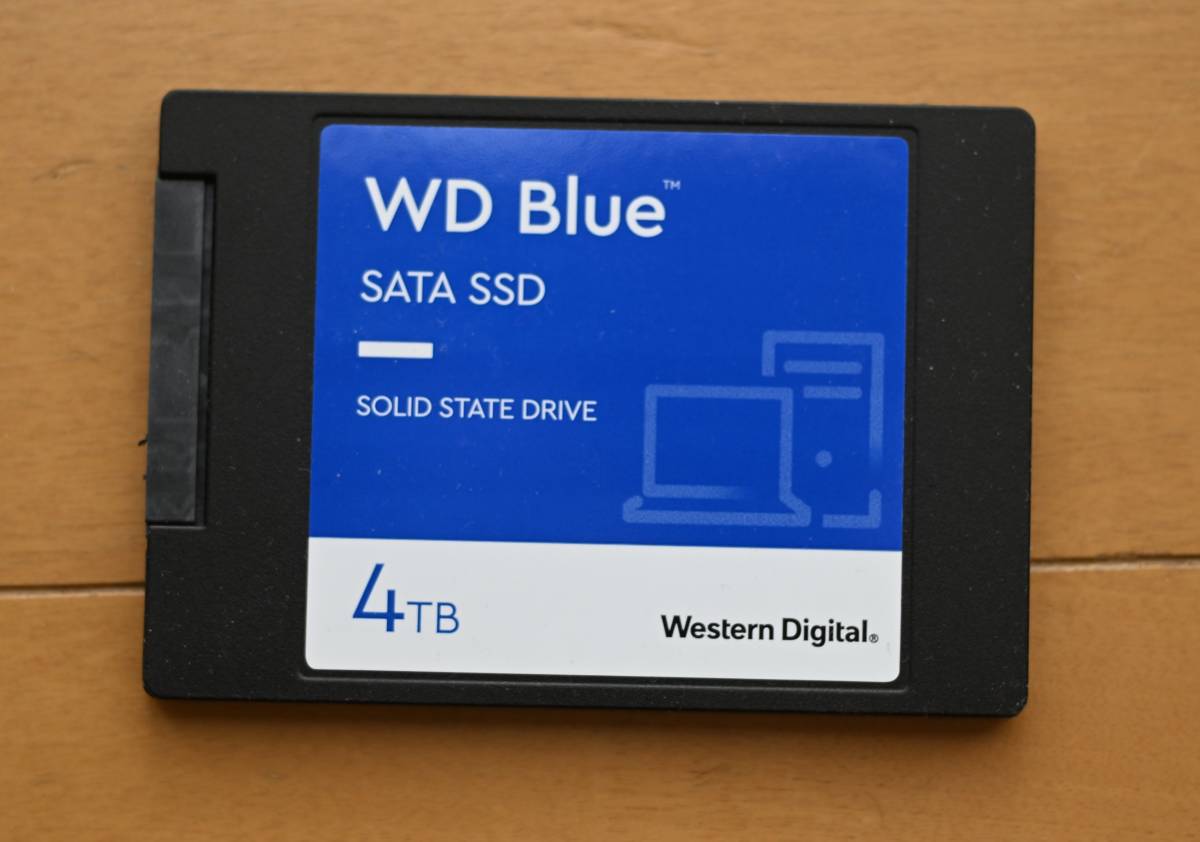 Western Digital WDS400T2B0A-EC Western Digital WD Blue SATA SSD, Internal 4TB 2.5 in (Read Up to 560MB/s, Write Up to 530 MB/s)_画像1