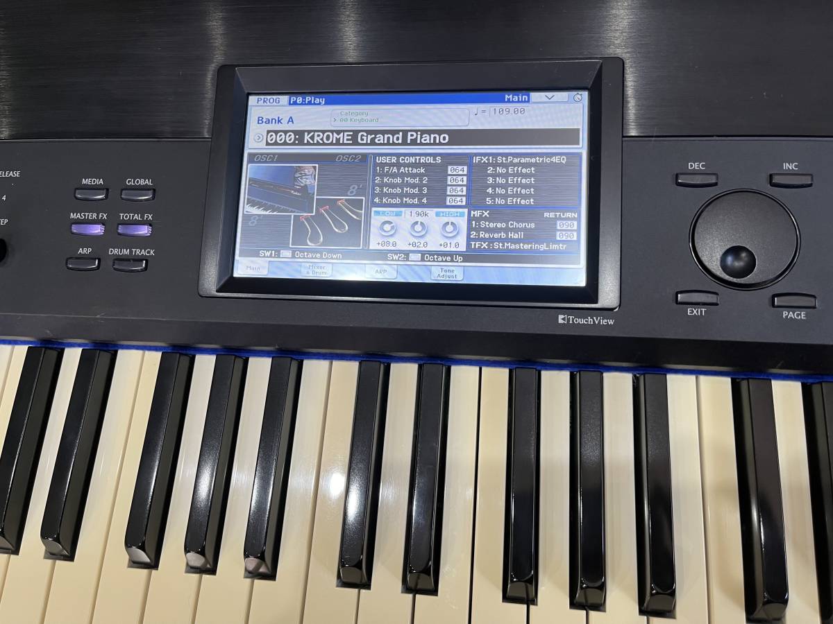 【ジャンク】　KORG KROME 88 MUSIC WORKSTATION　88鍵　ソフトケース、ペダル付き_画像2