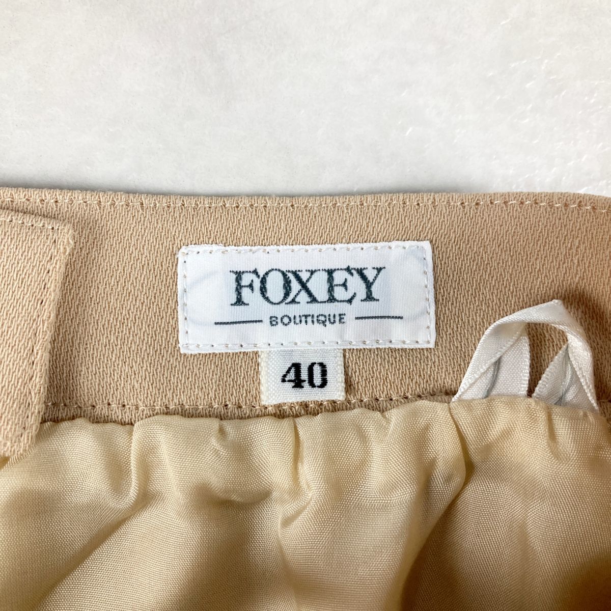 美品 FOXEY フォクシー ウール100% タイトスカート 膝丈 裏地あり ベージュ サイズ40*IC1213_画像6