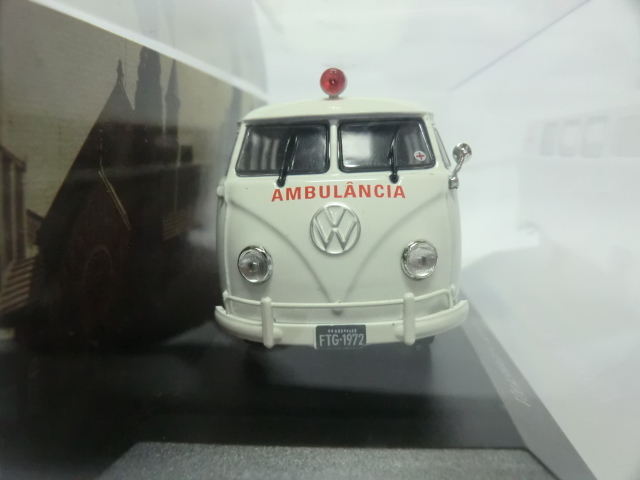 希少　1/43　フォルクスワーゲン　救急車　ワーゲンバス　　ミニカー　KOMBI 1200　AMBULANCIA_画像3