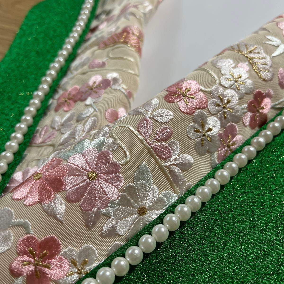 デコ7 新品　刺繍半衿　重ね襟　和装小物　正絹　洗えるポリエステル　日本製