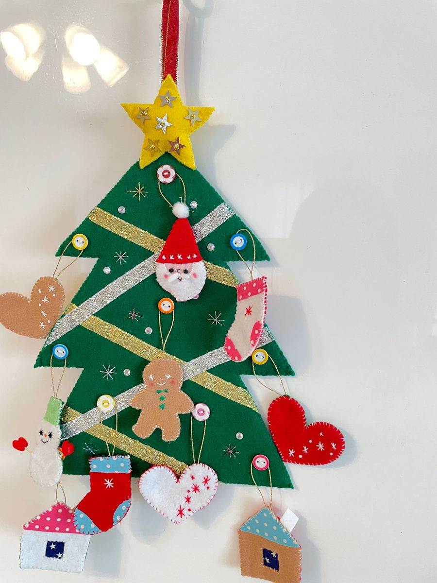 ハンドメイド☆フェルトで作ったクリスマスツリー　壁飾り 壁面飾り　ク⑦