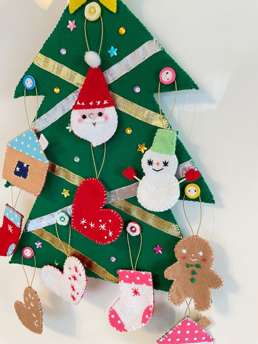 ハンドメイド☆フェルトで作ったクリスマスツリー　壁飾り 壁面飾り　ク⑧