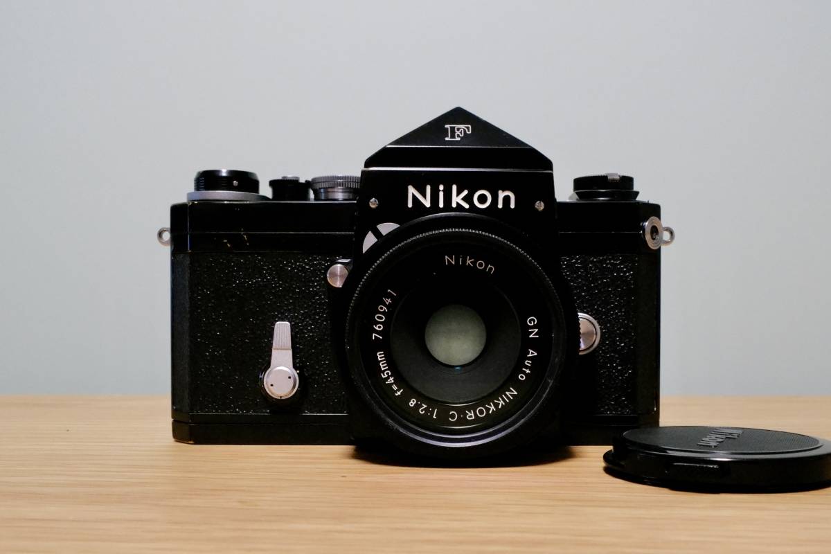 Nikon Fアイレベル　ブラックペイント 前期型659万台　GN Auto Nikkor 45/2.8付属_画像1