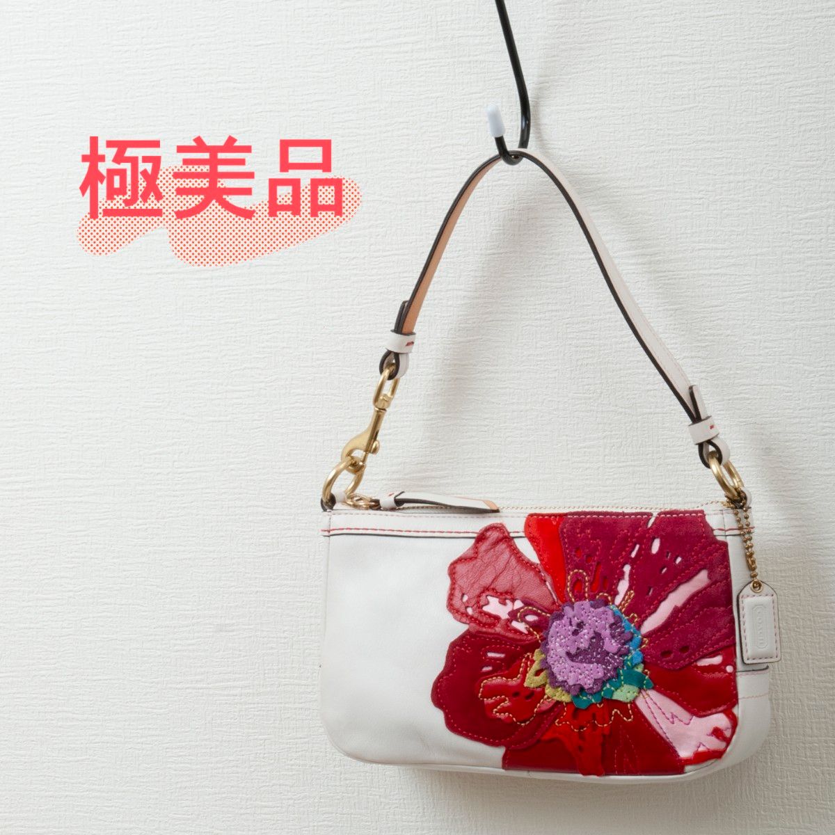 極美品】COACH(コーチ)レザー フラワーモチーフ ハンドバッグ 極美品】COACH(コーチ)レザー フラワーモチーフ ハンドバッグ