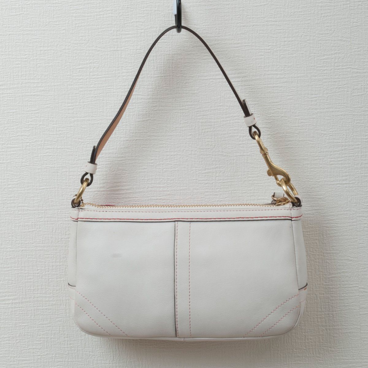 極美品】COACH(コーチ)レザー フラワーモチーフ ハンドバッグ 極美品】COACH(コーチ)レザー フラワーモチーフ ハンドバッグ