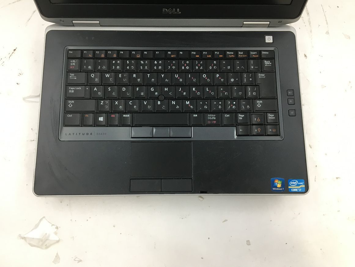 DELL/ノート/HDD 500GB/第3世代Core i7/メモリ4GB/4GB/WEBカメラ無/OS無/NVIDIA Corporation GF108GLM [NVS 5200M] 1GB-231214000679671_キーボード接写１