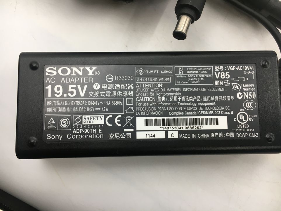 SONY/ノート/HDD 750GB/第2世代Core i5/メモリ4GB/WEBカメラ有/OS無/Advanced Micro Devices, Inc. [AMD/ATI] Seymour [Radeon HD 6400M_付属品 1