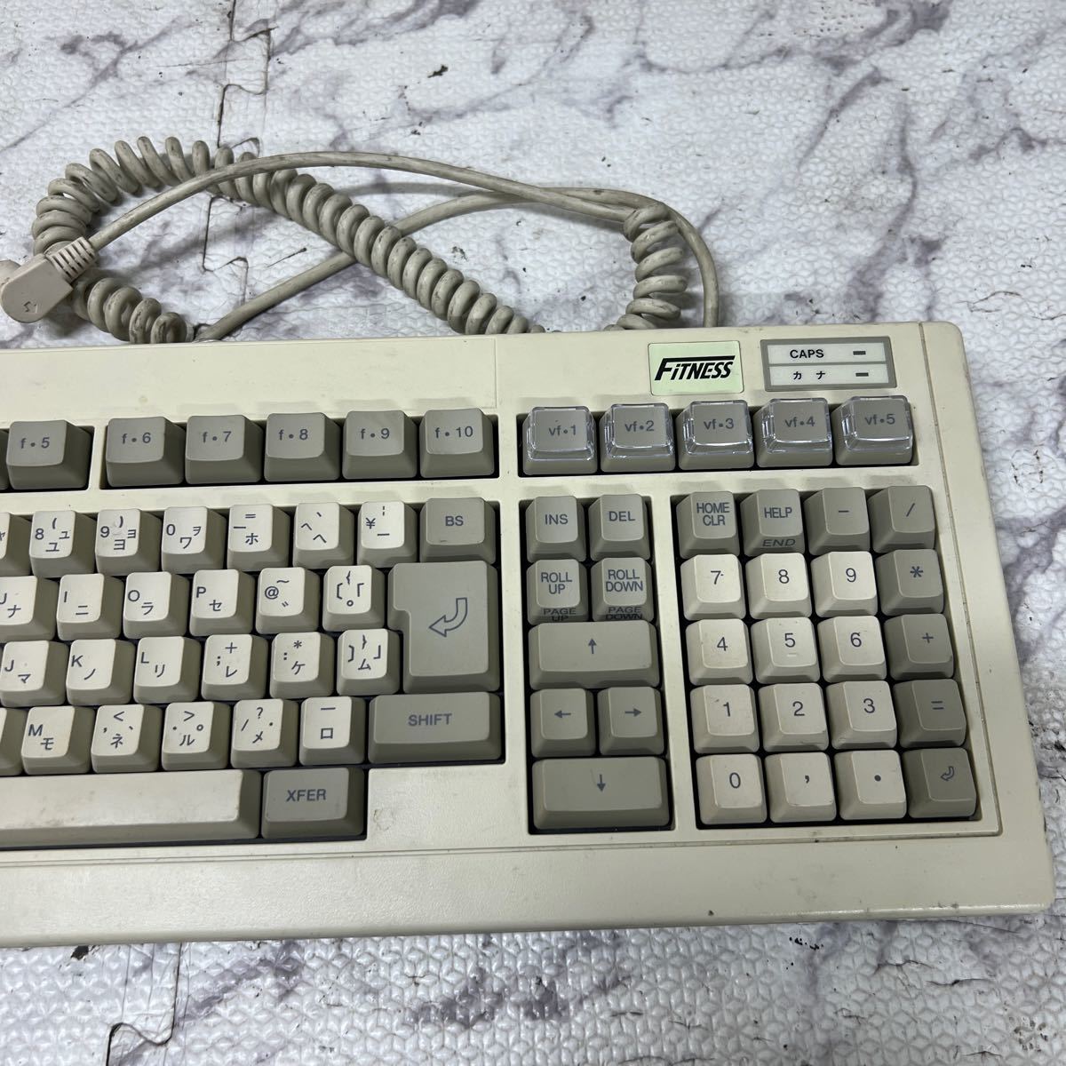 PCN98-930 激安 キーボード Fitness FKB-106W レトロキーボード 動作未確認 ジャンク_画像3