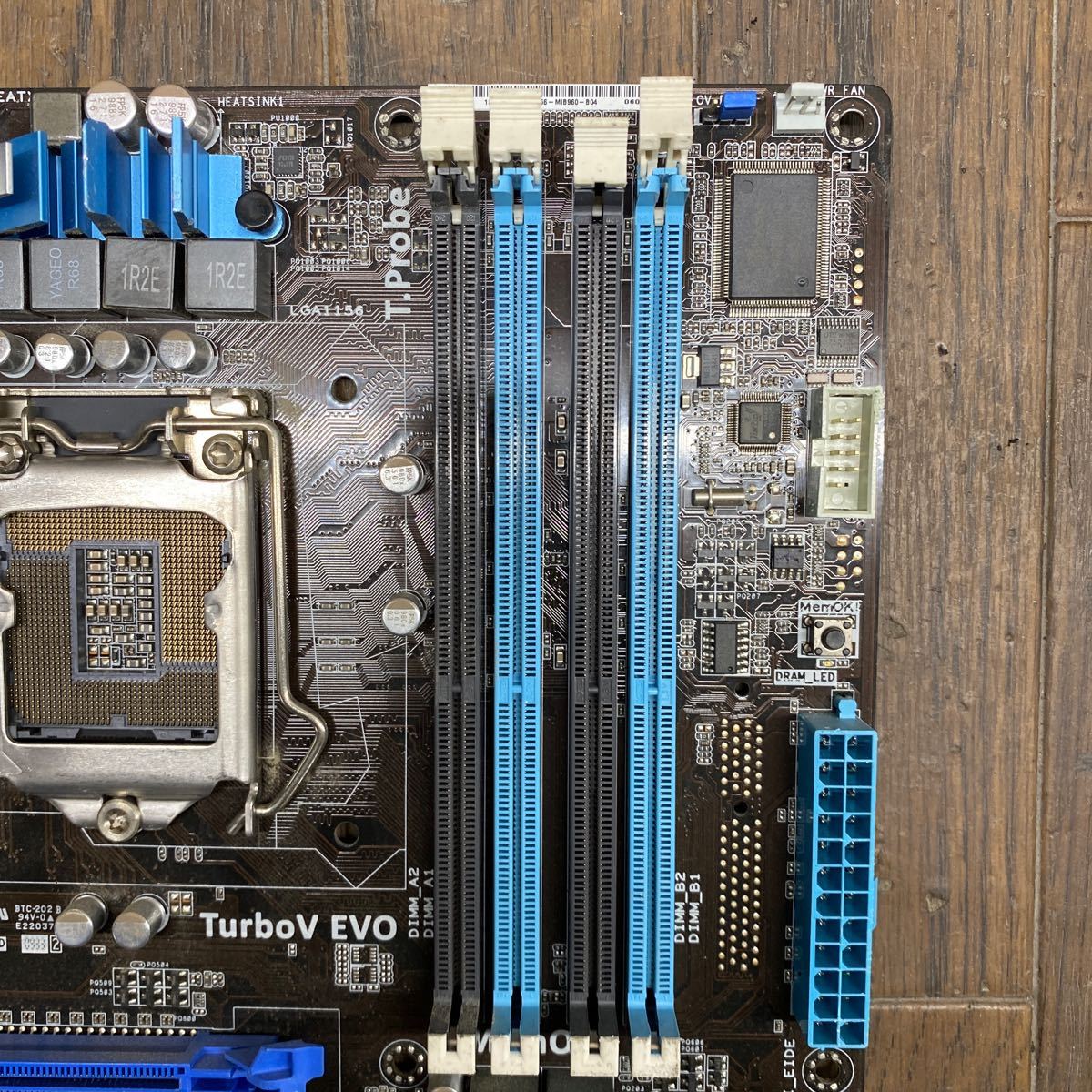 MG12-124 激安 マザーボード ASUS P7P55D LGA1156 BIOS立ち上がり確認済み ジャンク_画像6