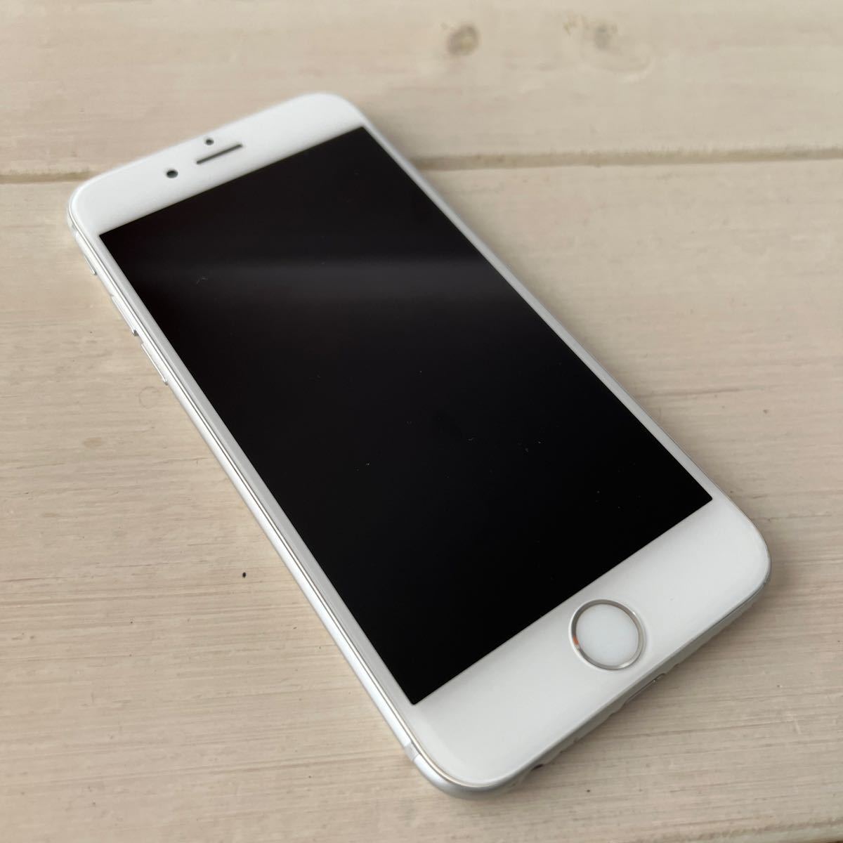 iPhone Apple6 64GB 第8世代 Silver MG4H2J/A C38NRN0LG5MT_画像7