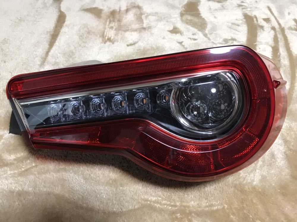  原文:トヨタ 86 ZN6 LEDテールランプ 左右セット