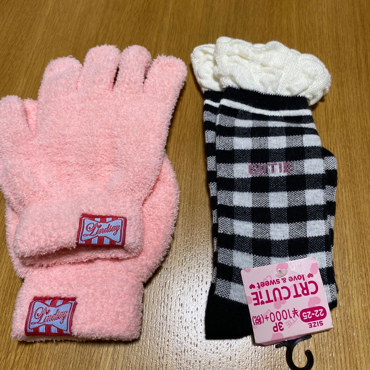 女の子　手袋(中古)   靴下(22〜25センチ　未使用)