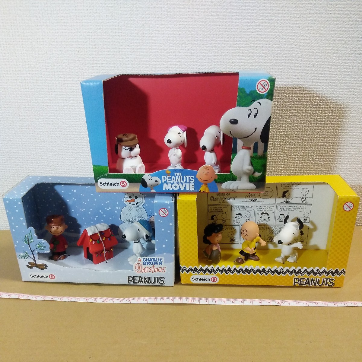 Schleich シュライヒ PEANUTS チャーリーブラウン オラフ ベル スヌーピー ルーシー 3箱 未チェック 詳細不明 ジャンク扱い フィギュア_画像1