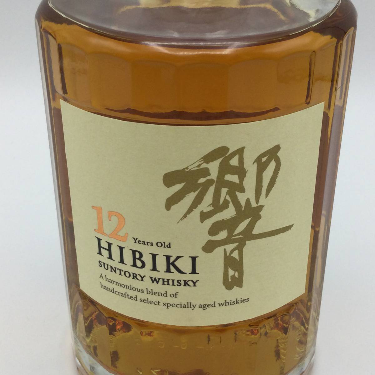 S142★【東京都内限定発送】未開栓 SUNTORY サントリー 響 12年 箱付 43% 500ml 国産 古酒 ★_画像4