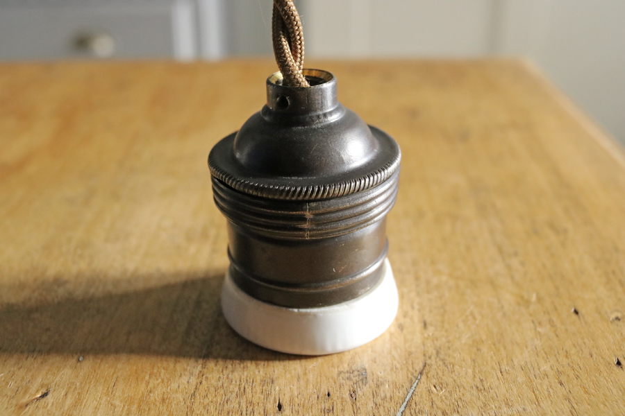 1920年代 フランス アンティーク 飴色 陶器 フランジ 真鍮 ソケット ランプ 2-G*/吊り下げ 北欧 照明 イギリス カフェ アトリエ ライト_画像6