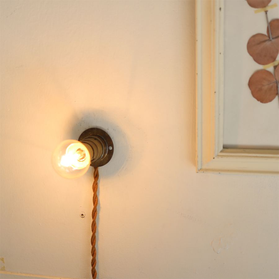 シンプル 飴色 真鍮 壁付け ランプ フランス アンティーク F*/磁器 北欧 照明 カフェ イギリス 吊り下げ アトリエ ライトの画像3