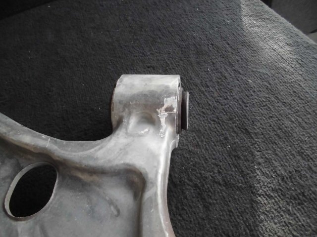 Benz 118 CLA front left Knuckle, lower arm 2473320100
