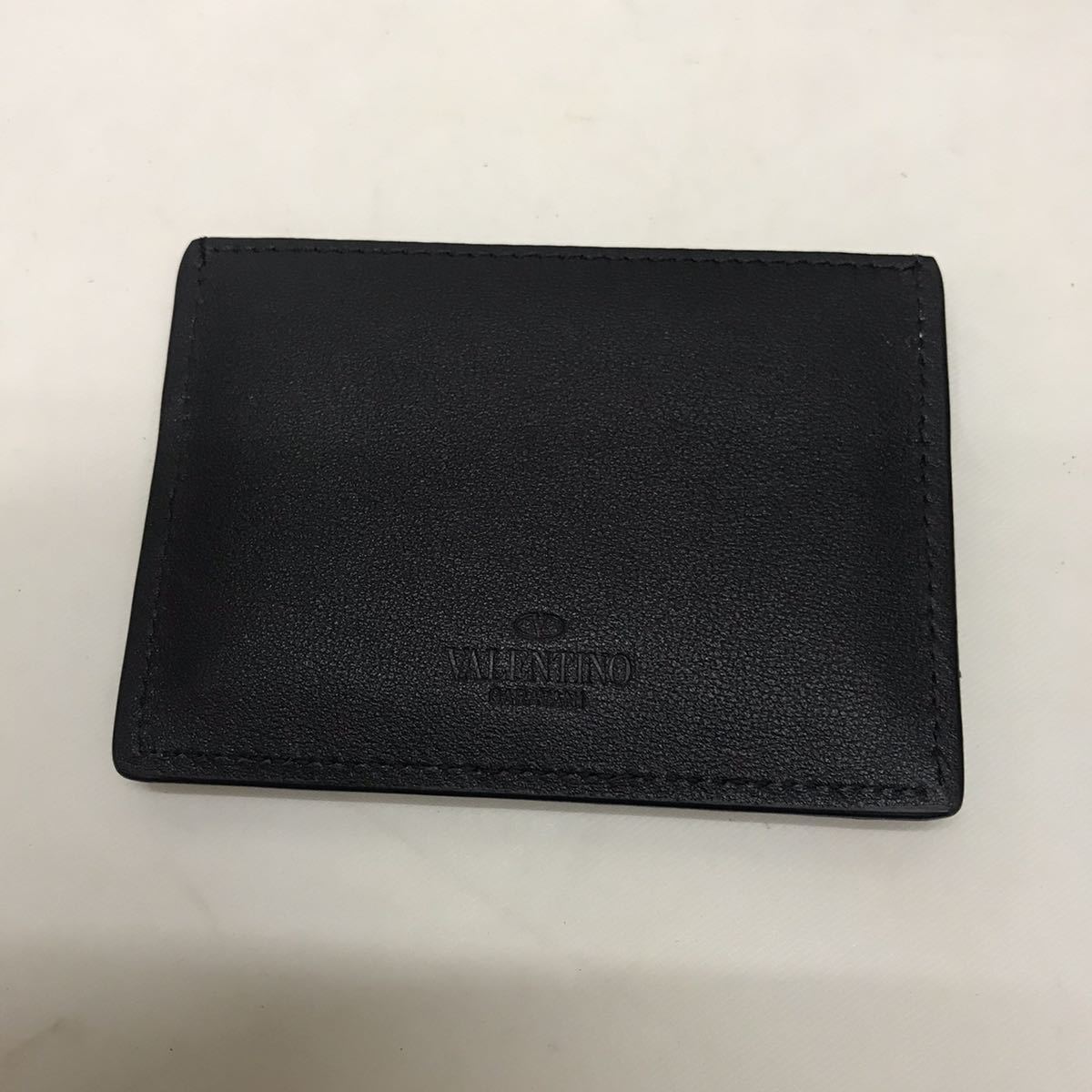 【新品未使用】VALENTINO ヴァレンティノ メンズ カードケース カードホルダー レザー 革 黒 スタッズ_画像4