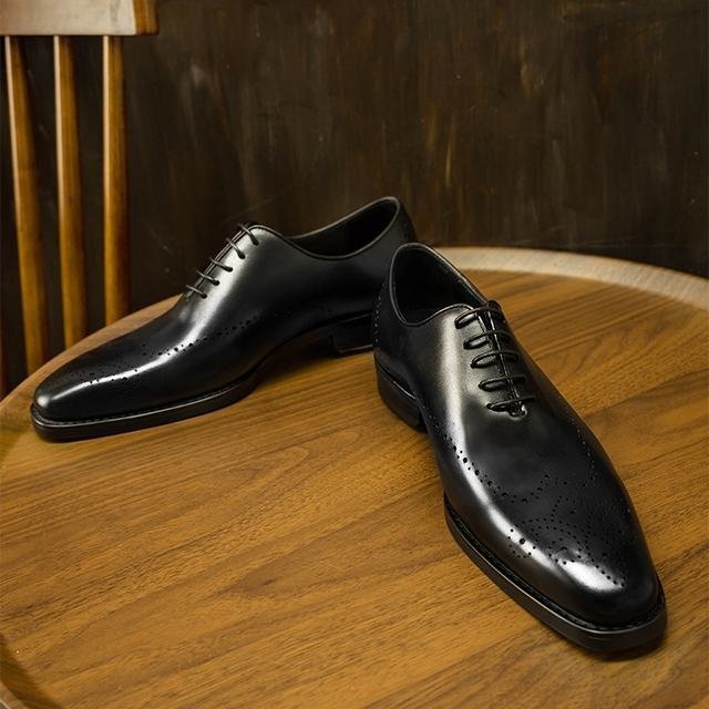 100%正規品 メンズビジネスシューズ　メンズシューズ　 紐靴　牛革　本革　革靴　フォーマル　紳士靴　イギリス風　通勤　快適　ブラック　24.5cm 24.5cm