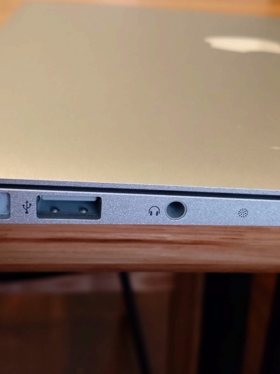 Apple　 MacBook Air　13インチ　LEDバックライトワイドスクリーンノートブック　ジャンク_画像8