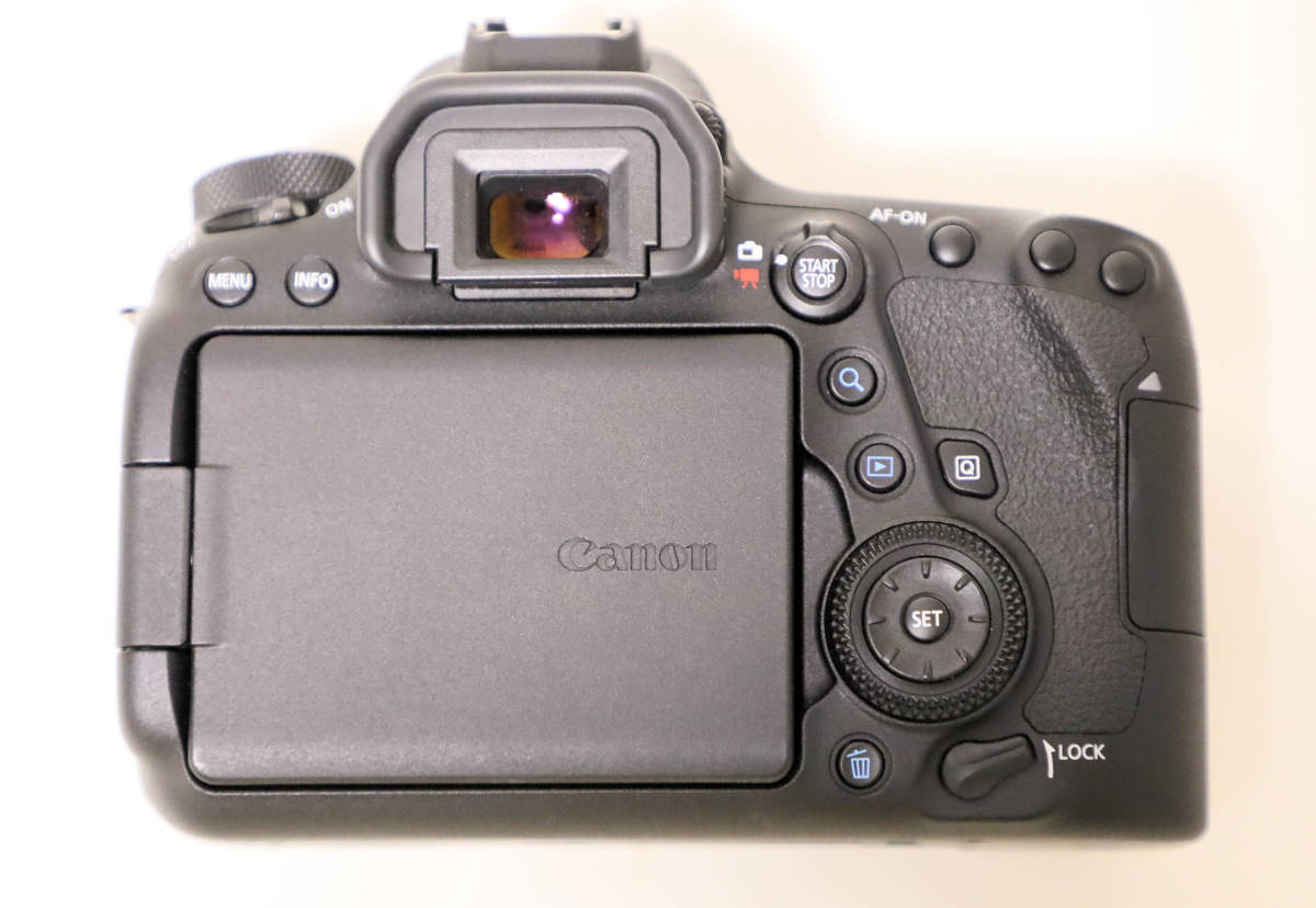 ★美品 Canon EOS 6D MarkⅡ本体 元箱・オマケあり！_画像4