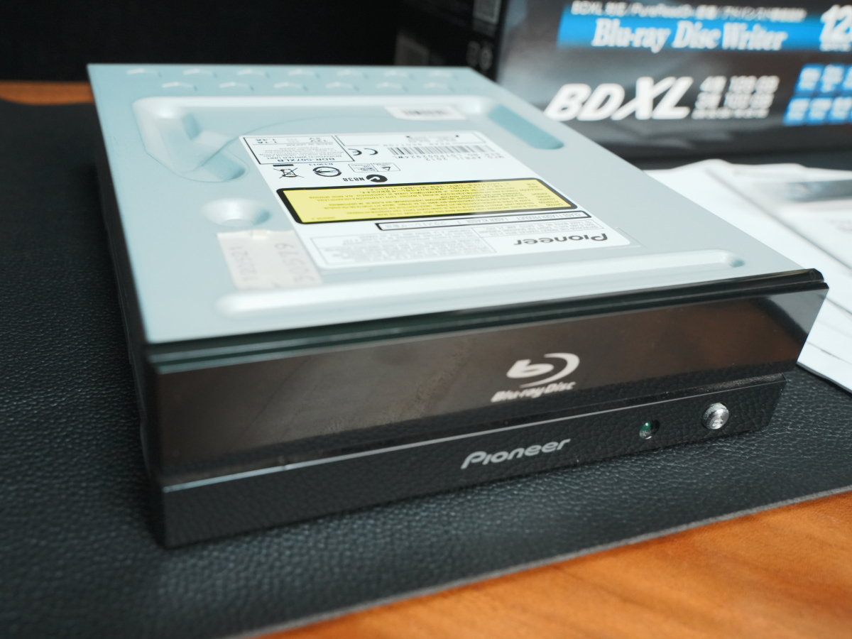 ☆Pioneer パイオニア SATA内蔵型 BDR-S07J-BK 十和田生産 BDXLブルーレイ DVDドライブPureReed☆_画像2