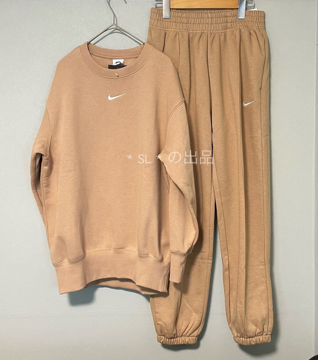 S 新品 NIKE ナイキ ウィメンズ スウェット 上下 セットアップ ベージュ スウェットパンツ ジョガーパンツ オーバーサイズ ソロスウッシュ_画像2