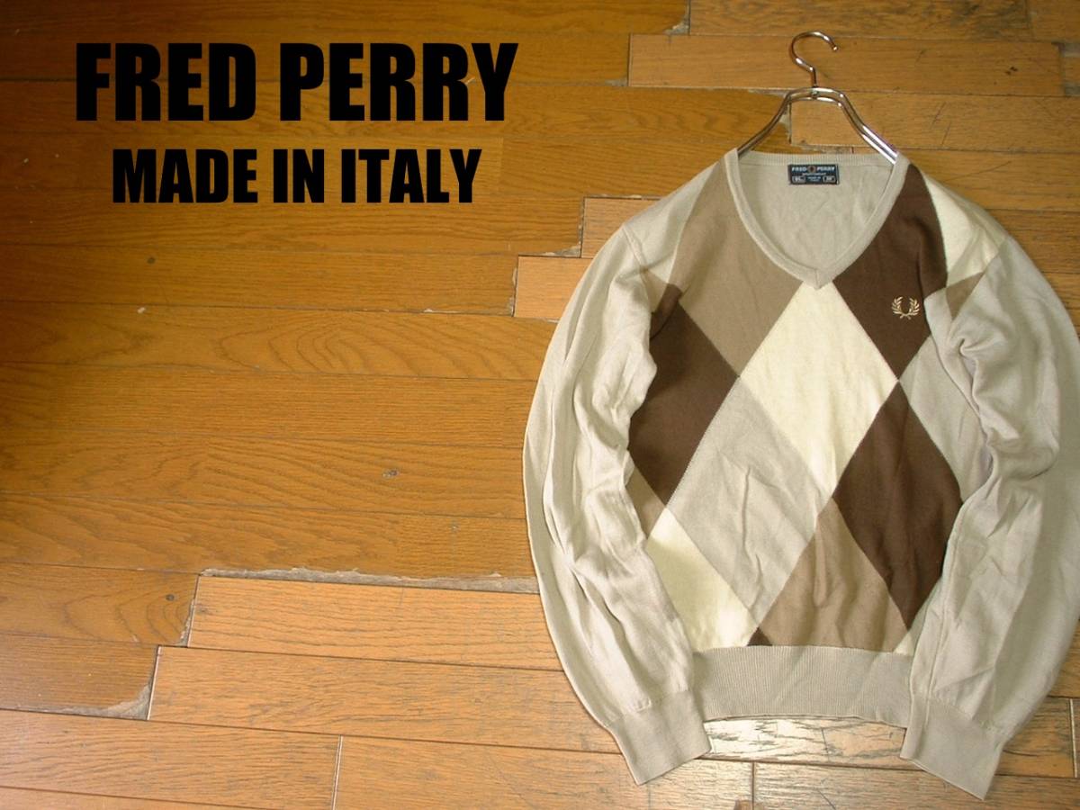希少イタリア製高級FRED PERRYワンポイント刺繍エクストラファインメリノウールセーター38in(M)正規フレッドペリーMADE IN ITALY Vネック_画像1