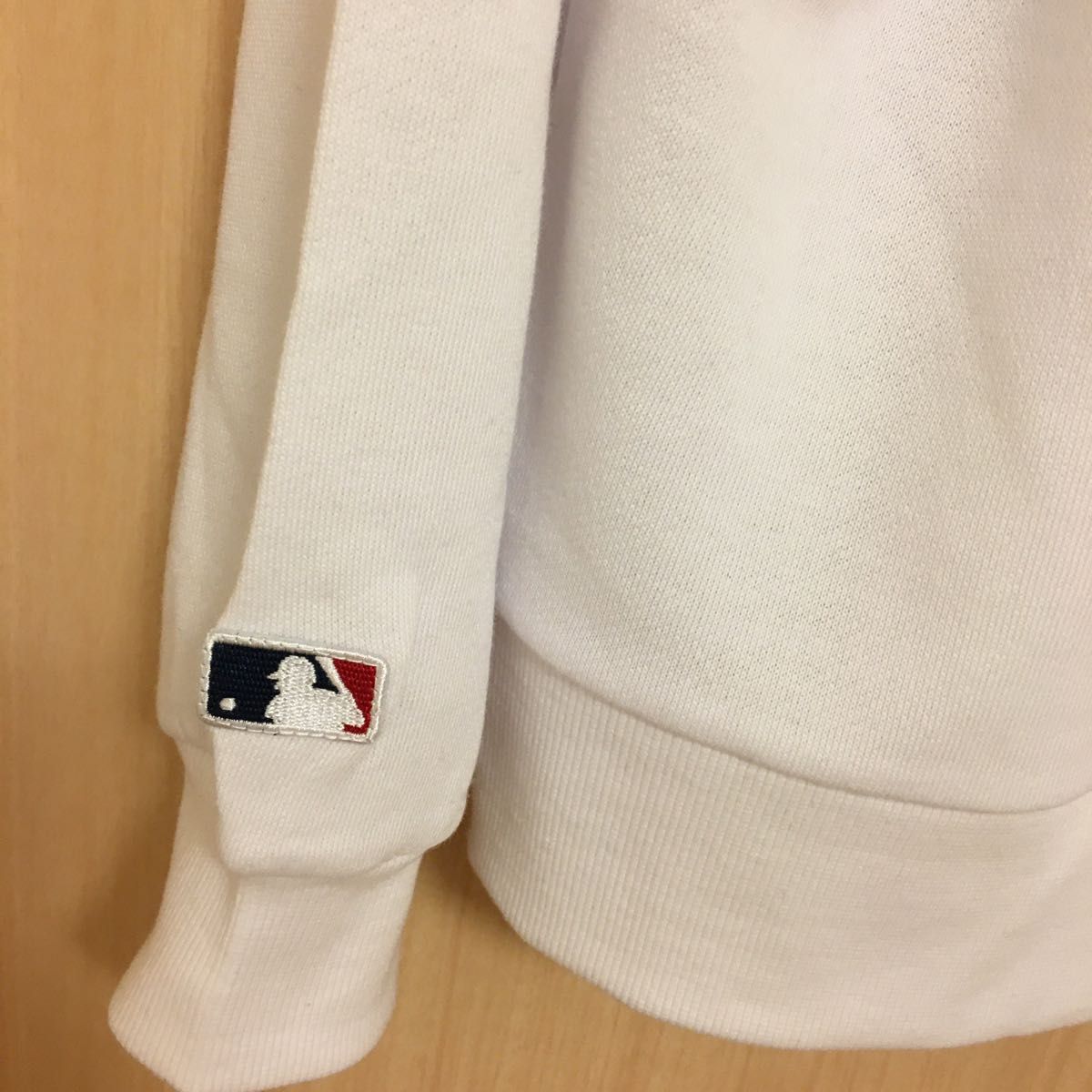 新品　MLB ニューヨークヤンキース　 スウェット トレーナー　ホワイト　L メンズ　レディース　ユニセックス