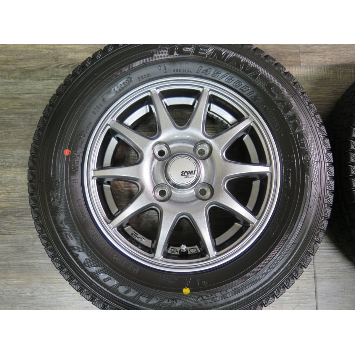 バリ山 SPORT AVELIA 12インチ 12x4J＋42 100-4H グッドイヤー アイスナビカーゴ 145/80R12 80/78N LT 2022年_画像4