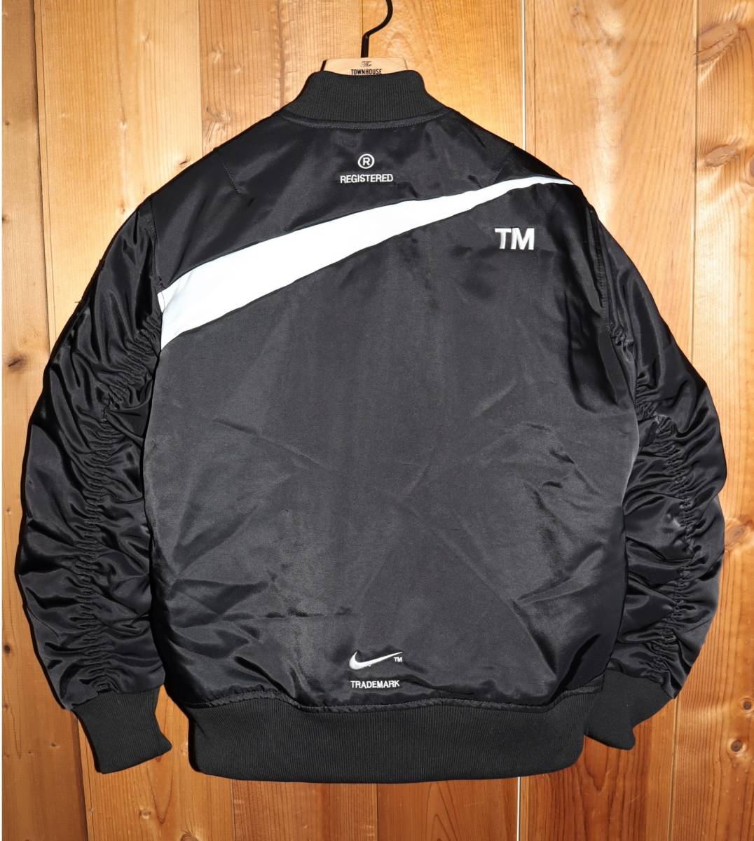 送料無料 【未使用】 NIKE NSW SYNFL SWOOSH BOMBER JACKET (M 送料無料 【未使用】 NIKE NSW SYNFL SWOOSH BOMBER JACKET (M