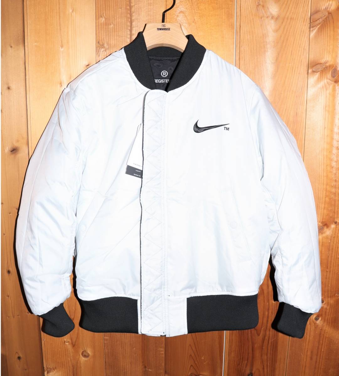 送料無料 【未使用】 NIKE NSW SYNFL SWOOSH BOMBER JACKET (Mサイズ 