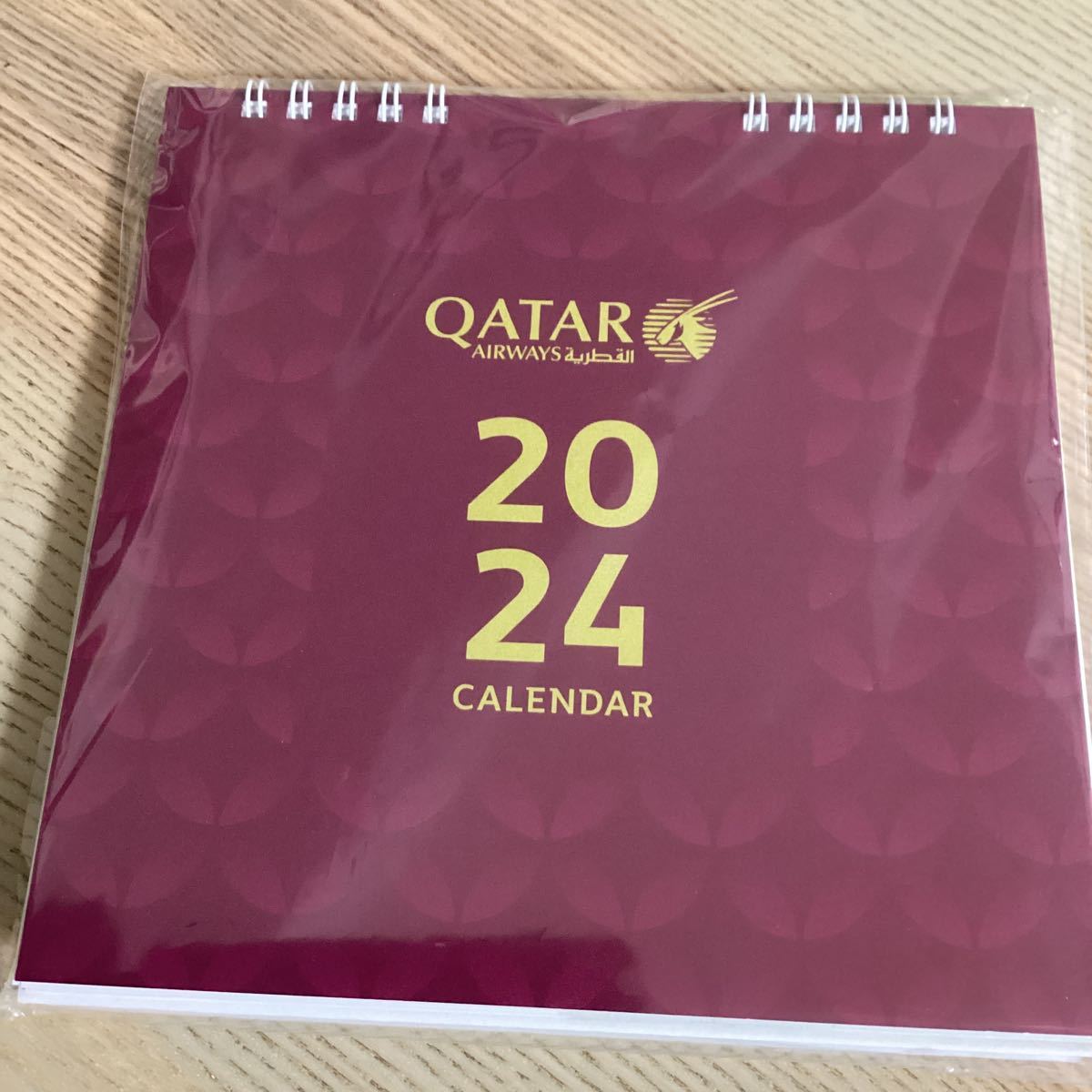 【2024】　カタール航空　卓上カレンダー カレンダー