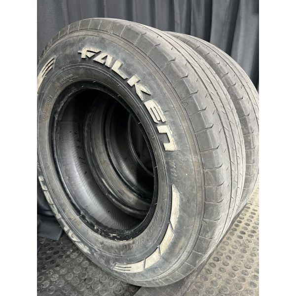 ファルケン W11 195/80R15 107/105N LT ホワイトレター 日本製 2本SET◇2022年製5分山オンロードタイヤ◇中古 数カ所に傷あり◇手渡し可_画像1