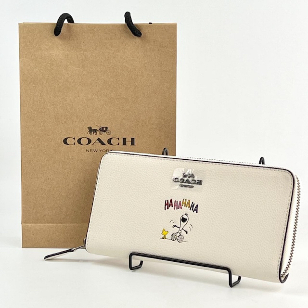 新品 コーチ COACH 財布 長財布 レディース 女性 スヌーピー 白 可愛い プレゼント ラウンドファスナー ホワイト コラボ商品