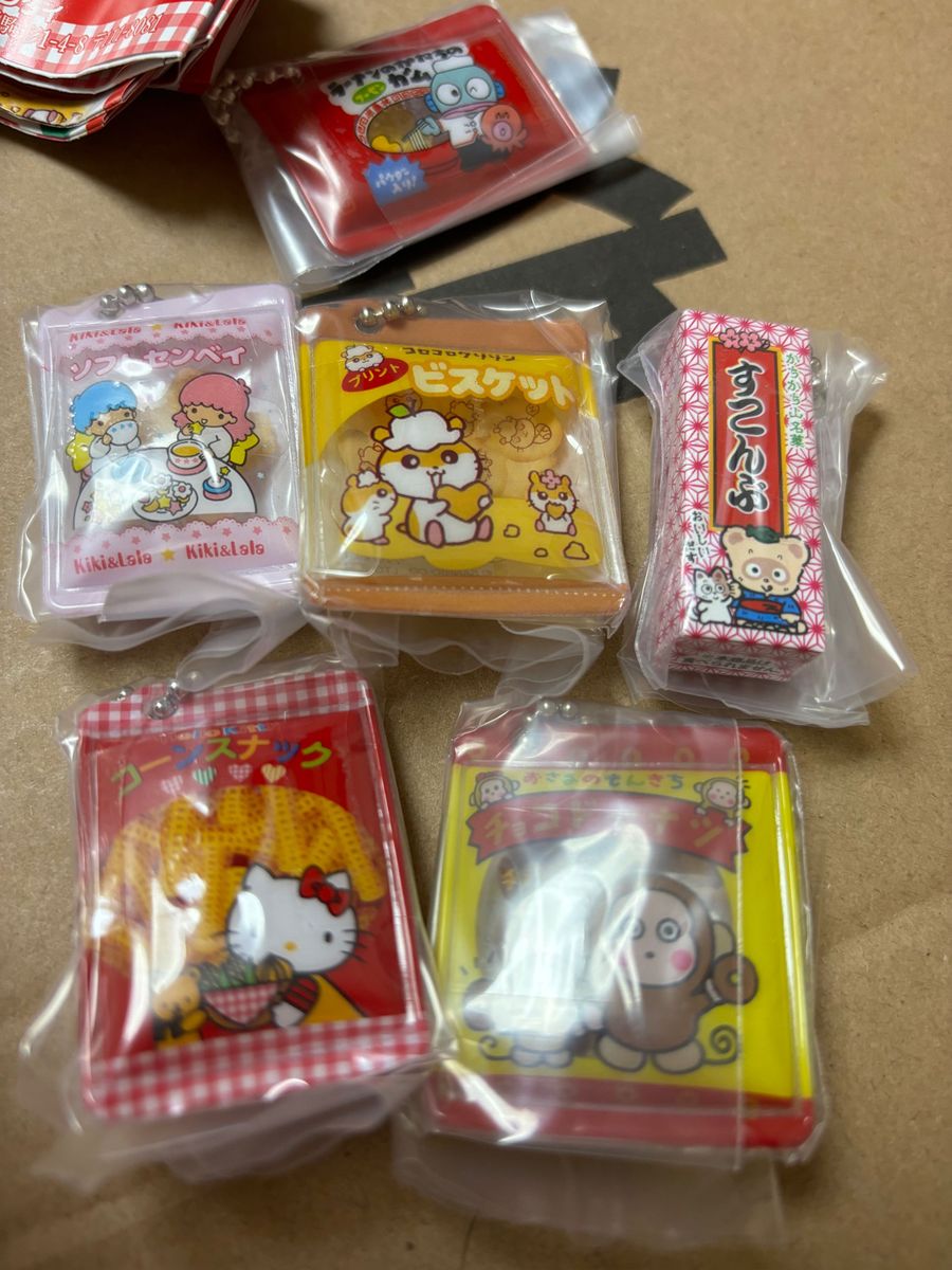 サンリオキャラクターズお菓子チャーム♪全6種ガチャガチャガチャポンサンリオ