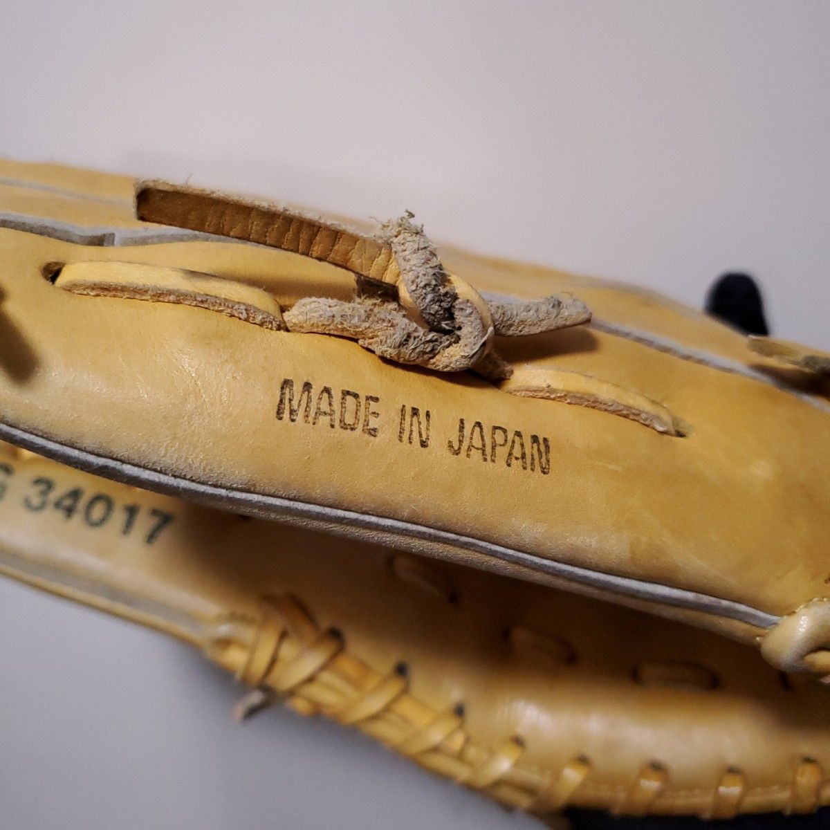 超貴重品】阪神タイガース亀山努プロ選手支給グローブゼットZETT 超貴重品】阪神タイガース亀山努プロ選手支給グローブゼットZETT