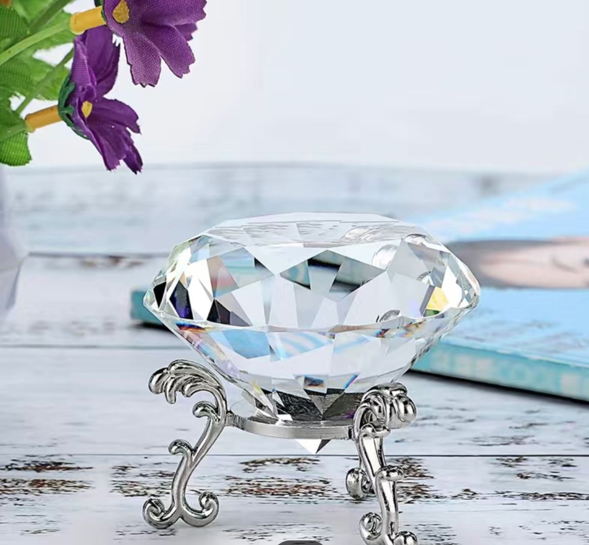 サンキャッチャー　クリスタルガラス　ダイヤカット　宝石スタンド付き　プレゼント　開運　風水