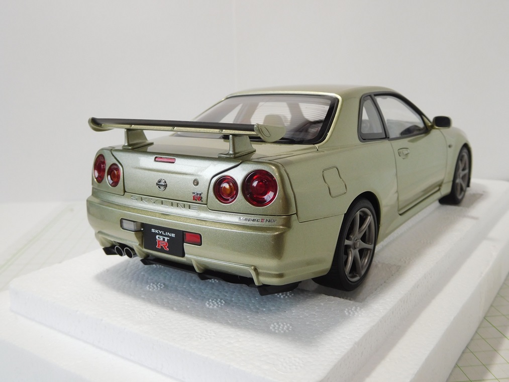 ◎Aa1/18 日産 スカイライン GT-R (R34) VスペックⅡ ニュル ミレニアムジェイド②の画像5