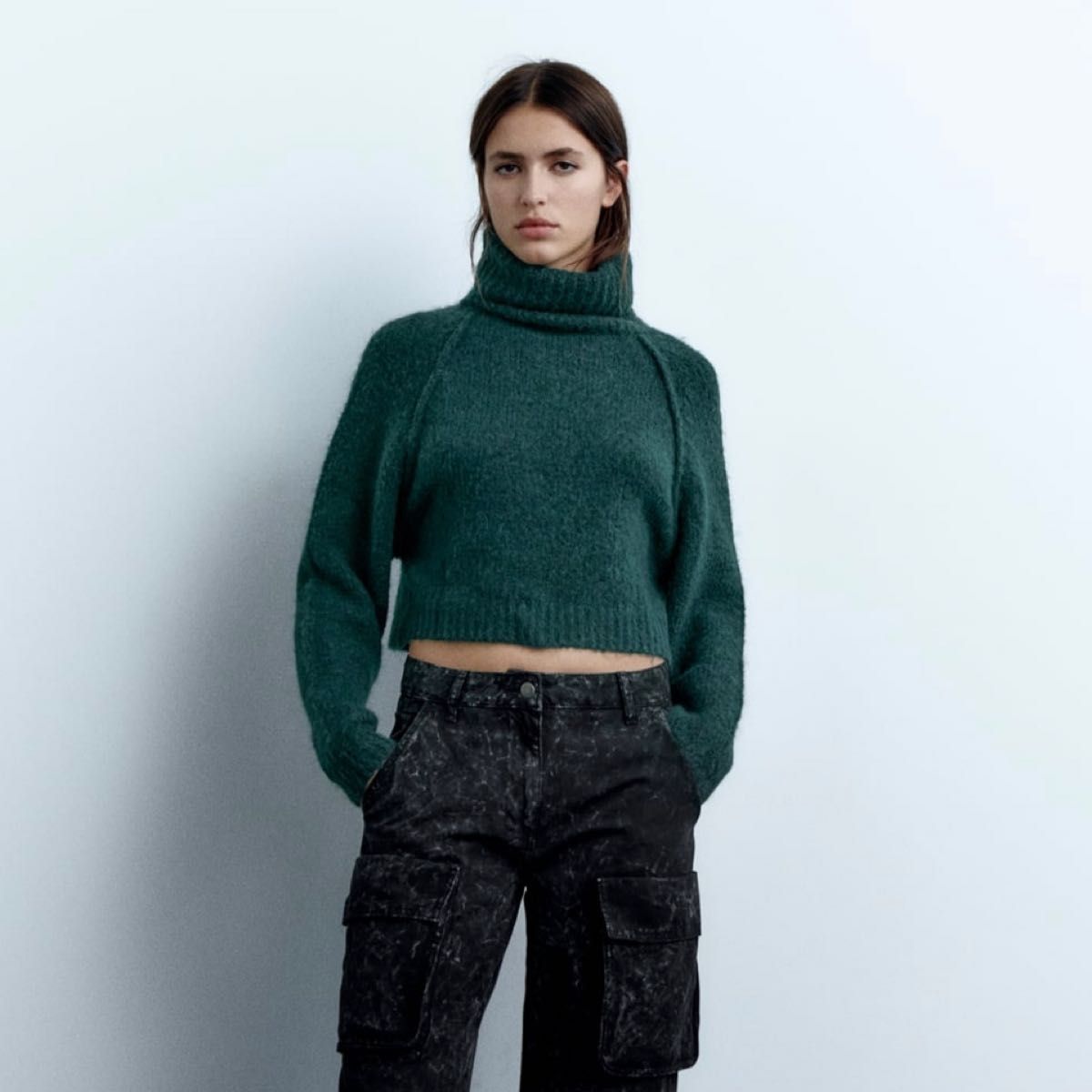 2023AW ZARA クロップド丈 タートルネック ニット グリーン 緑 S 2023AW ZARA クロップド丈 タートルネック ニット グリーン 緑 S