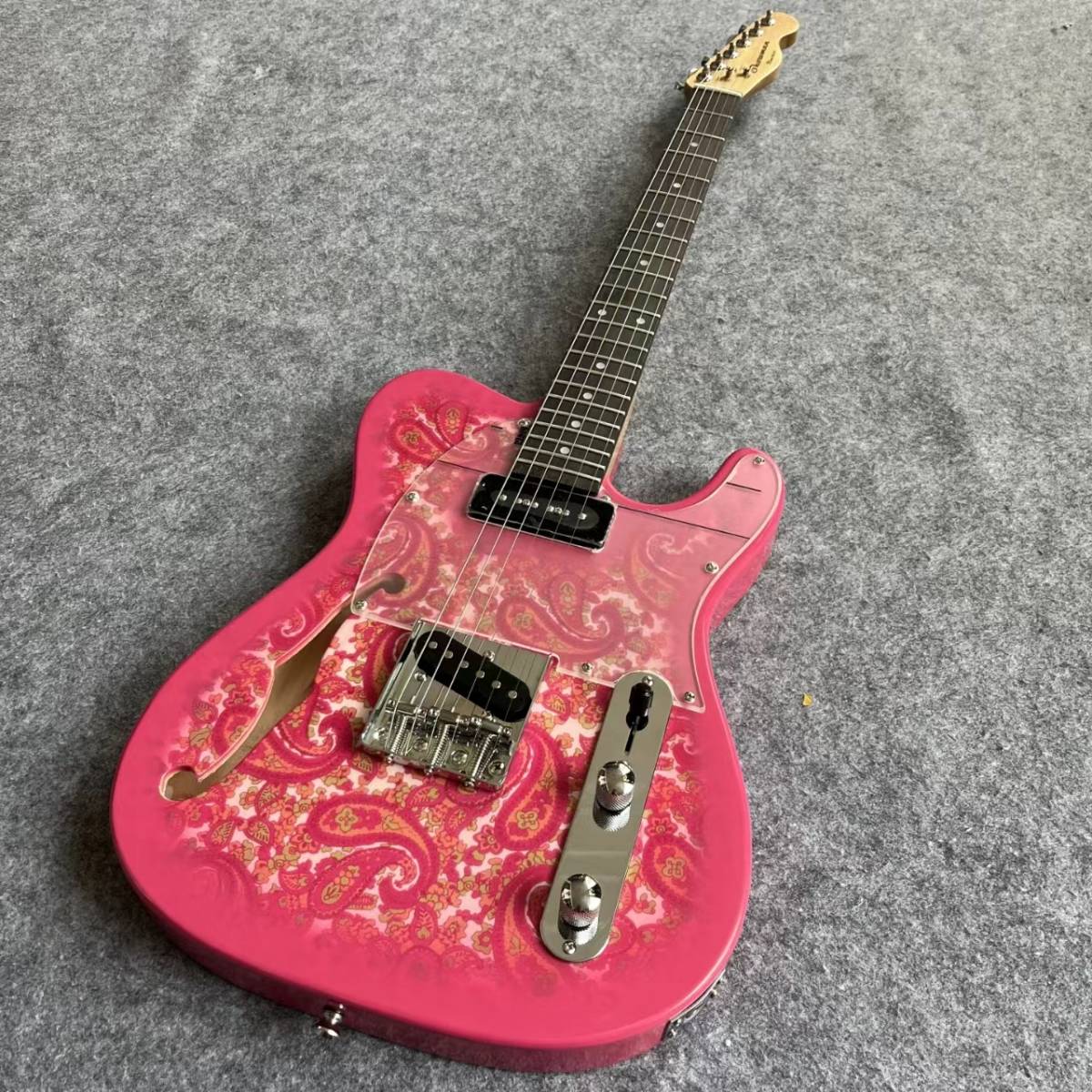 両面ピンクペイズリー　クリアカラーピックガード　フロントP９０　テレキャスターシンラインモデル　Showman guitar_画像2