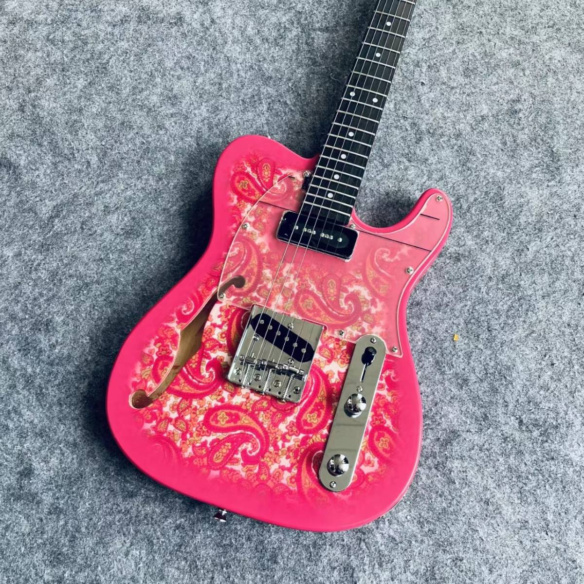 両面ピンクペイズリー　クリアカラーピックガード　フロントP９０　テレキャスターシンラインモデル　Showman guitar_画像3