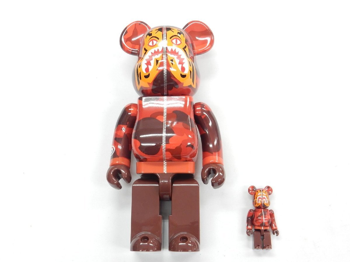 【展示のみ/ほぼ未使用】BE@RBRICK BAPE(R) CAMO TIGER 100％ & 400％ ［RED］ベアブリック 赤 エイプ ベイプ コラボ_画像2