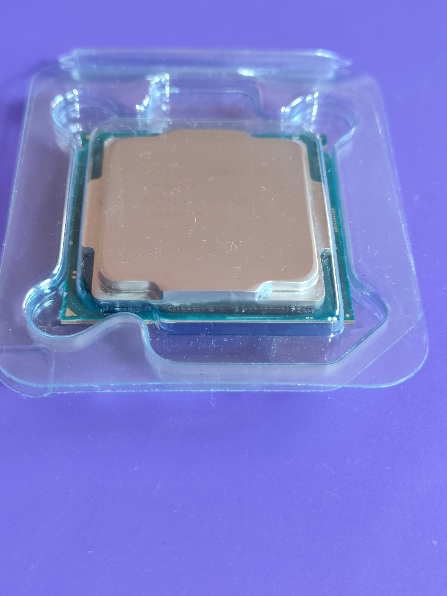 ★【動作品より取出し】Intel CPU Core i7 第8世代 3.20GHZ 専用ケース付き★ ③_画像2
