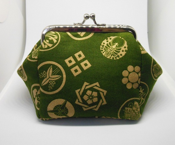* bulrush . pouch * house . pattern green * hand made make-up pouch 10. clasp 