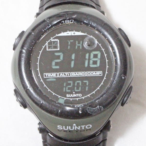 絶版 スント ベクター 緑系 SUUNTO VECTOR ウォッチ GREEN ミリタリー グリーン ARMY アウトドア 腕時計 中古 フィンランド 北欧 送料無料_画像1