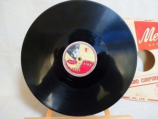 SP盤 レコード(78RPM) GEORGIA GIBBS ジョージア・ギブス 「KISS OF FIRE」/「A LASTING THING」J-41 MERCURY_画像2